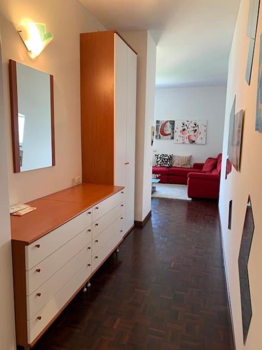 Look Giovane Per Una Casa Vista Lago Côme Esterno foto