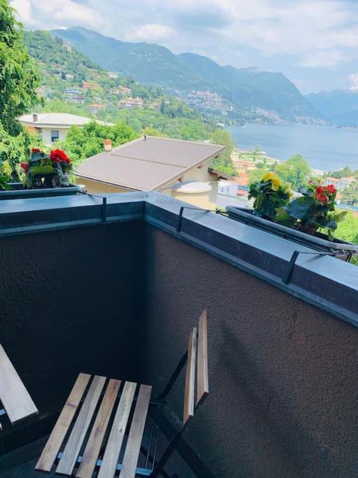 Look Giovane Per Una Casa Vista Lago Côme Esterno foto
